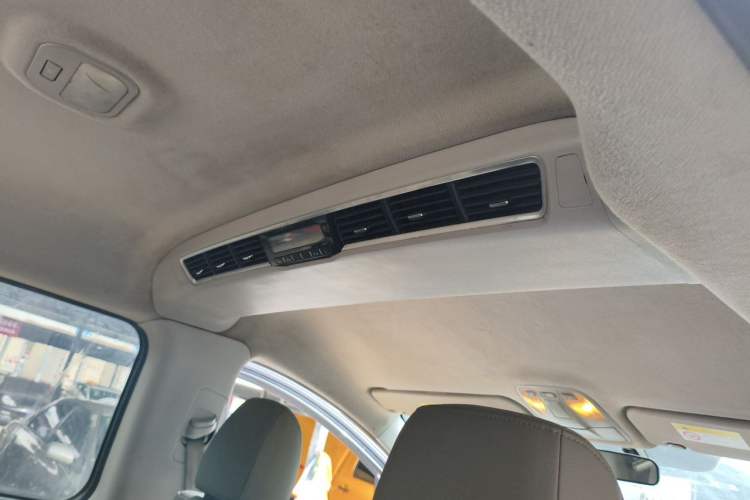 Used JAC Refine M4 2020 2.0 CTI Diesel Manual Jingrui Model China VI Standard Headliner