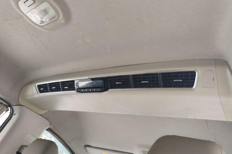 Used JAC Refine M4 2020 2.0 CTI Diesel Manual Jingrui Model China VI Standard Headliner