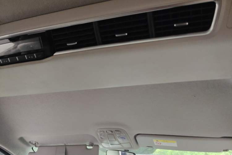 Used JAC Refine M4 2020 2.0 CTI Diesel Manual Jingrui Model China VI Standard Headliner