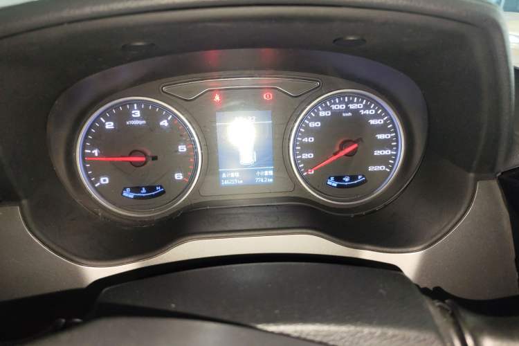 Used JAC Refine M4 2020 2.0 CTI Diesel Manual Jingrui Model China VI Standard Instrument Cluster