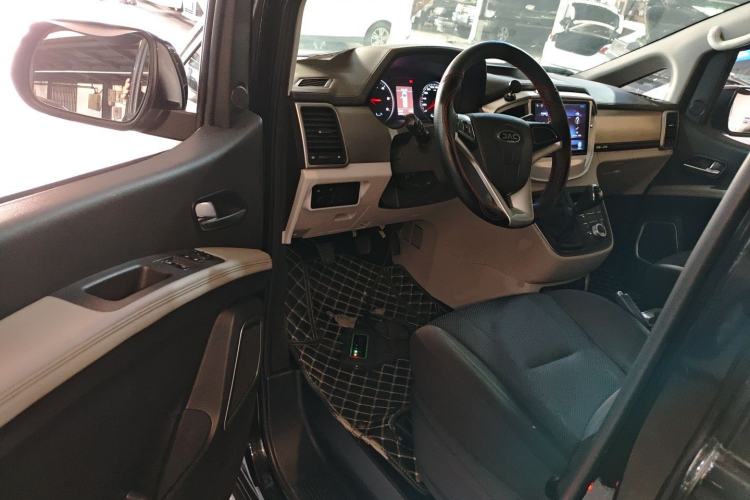 Used JAC Refine M4 2020 2.0 CTI Diesel Manual Jingrui Model China VI Standard Interior 3