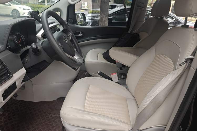 Used JAC Refine M4 2020 2.0 CTI Diesel Manual JingShang Version China VI Standard Left Front Seat
