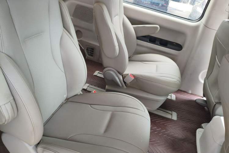 Used JAC Refine M4 2020 2.0 CTI Diesel Manual Jingrui Model China VI Standard Left Rear Seat