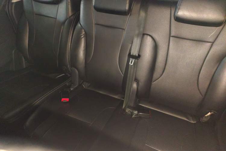 Used JAC Refine M4 2020 2.0 CTI Diesel Manual Jingrui Model China VI Standard Left Rear Seat