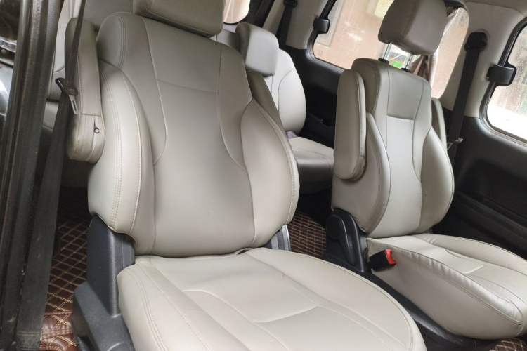 Used JAC Refine M4 2020 2.0 CTI Diesel Manual Jingrui Model China VI Standard Left Rear Seat