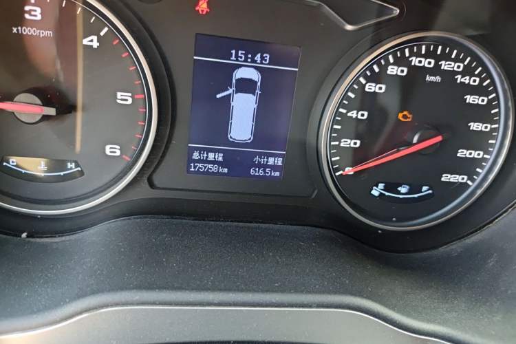 Used JAC Refine M4 2020 2.0 CTI Diesel Manual Jingrui Model China VI Standard Odometer Close Up