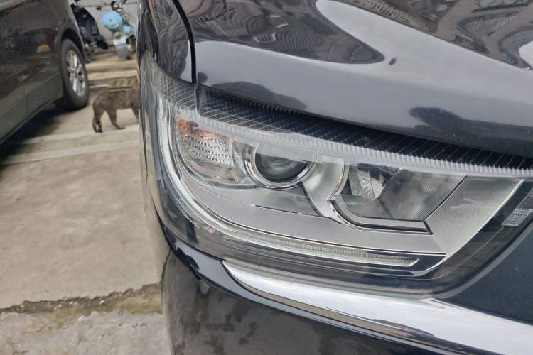 Used JAC Refine M4 2020 2.0 CTI Diesel Manual Jingrui Model China VI Standard Right Front Headlight