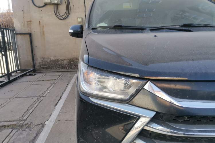 Used JAC Refine M4 2020 2.0 CTI Diesel Manual Jingrui Model China VI Standard Right Front Headlight
