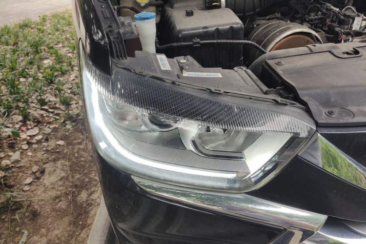 Used JAC Refine M4 2020 2.0 CTI Diesel Manual Jingrui Model China VI Standard Right Front Headlight