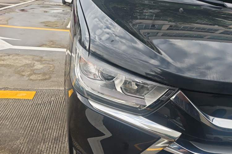 Used JAC Refine M4 2020 2.0 CTI Diesel Manual Jingrui Model China VI Standard Right Front Headlight