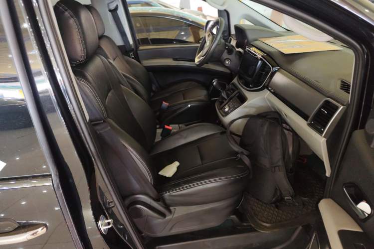 Used JAC Refine M4 2020 2.0 CTI Diesel Manual Jingrui Model China VI Standard Right Front Seat