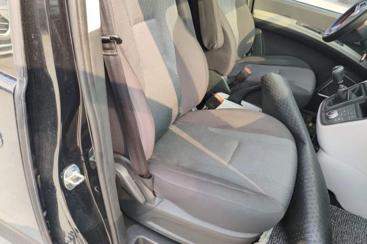 Used JAC Refine M4 2020 2.0 CTI Diesel Manual Jingrui Model China VI Standard Right Front Seat