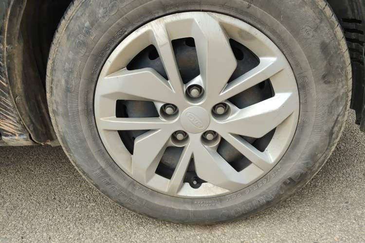 Used JAC Refine M4 2020 2.0 CTI Diesel Manual JingShang Version China VI Standard Right Front Wheel Hub