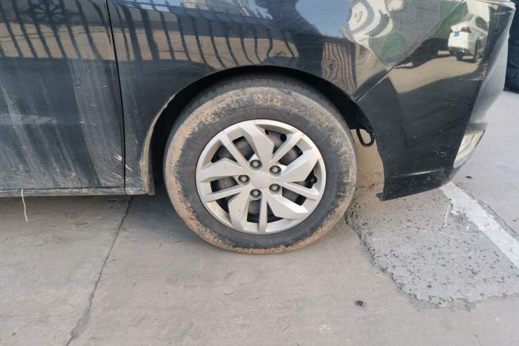 Used JAC Refine M4 2020 2.0 CTI Diesel Manual Jingrui Model China VI Standard Right Front Wheel Hub
