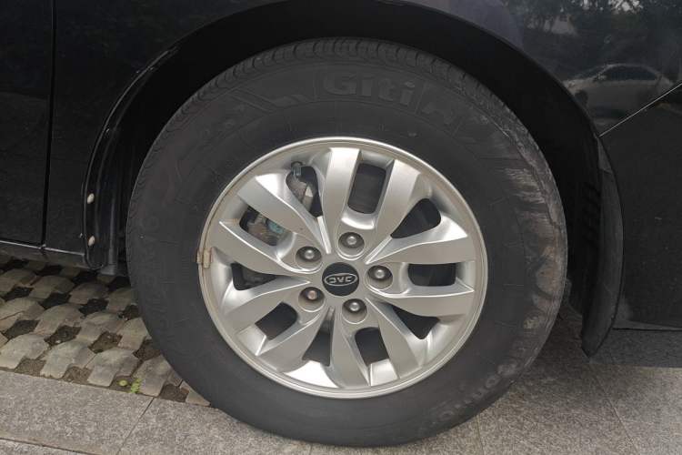 Used JAC Refine M4 2020 2.0 CTI Diesel Manual JingShang Version China VI Standard Right Front Wheel Hub