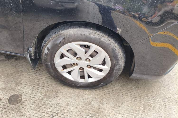 Used JAC Refine M4 2020 2.0 CTI Diesel Manual Jingrui Model China VI Standard Right Front Wheel Hub