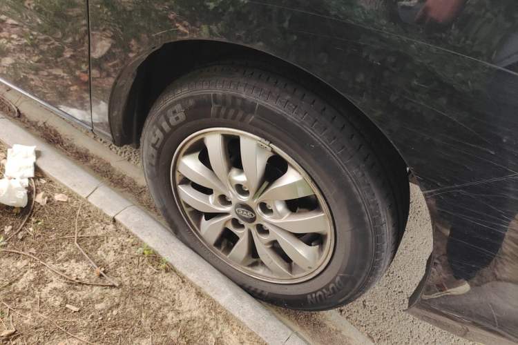 Used JAC Refine M4 2020 2.0 CTI Diesel Manual Jingrui Model China VI Standard Right Front Wheel Hub