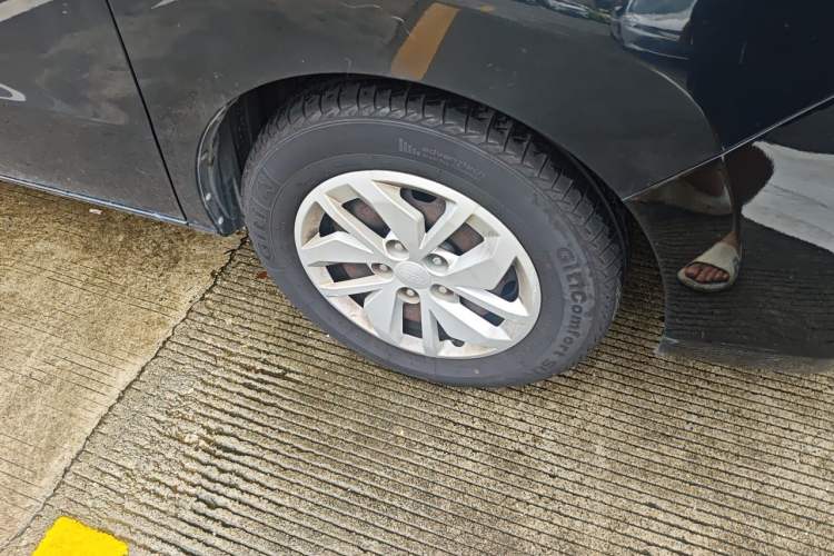Used JAC Refine M4 2020 2.0 CTI Diesel Manual Jingrui Model China VI Standard Right Front Wheel Hub