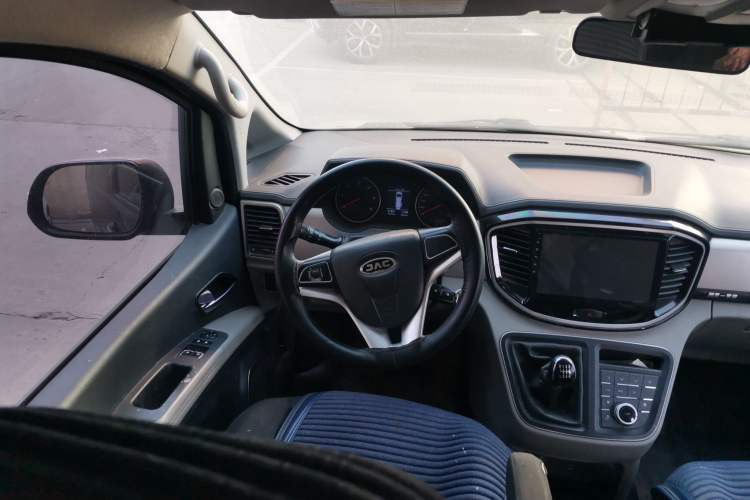 Used JAC Refine M4 2020 2.0 CTI Diesel Manual Jingrui Model China VI Standard Steering Wheel
