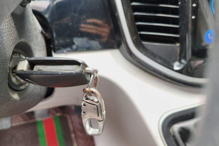 Used JAC Refine M4 2020 2.0 CTI Diesel Manual Jingrui Model China VI Standard Vehicle Key