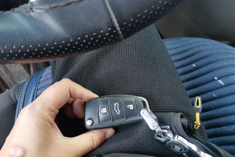 Used JAC Refine M4 2020 2.0 CTI Diesel Manual Jingrui Model China VI Standard Vehicle Key