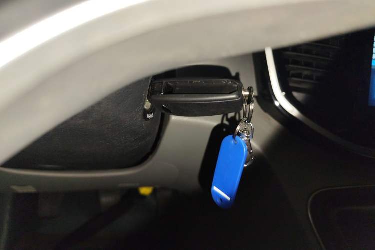 Used JAC Refine M4 2020 2.0 CTI Diesel Manual Jingrui Model China VI Standard Vehicle Key