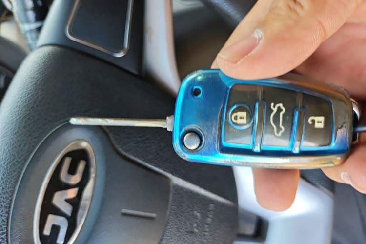 Used JAC Refine M4 2020 2.0 CTI Diesel Manual Jingrui Model China VI Standard Vehicle Key