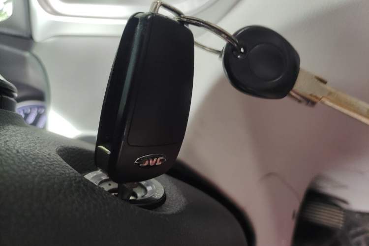 Used JAC Refine M4 2020 2.0 CTI Diesel Manual Jingrui Model China VI Standard Vehicle Key