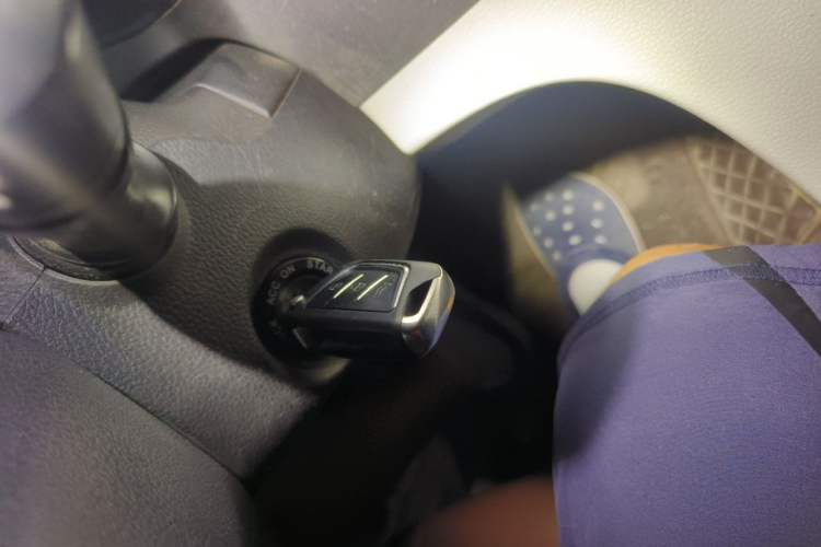 Used JAC Refine M4 2020 2.0 CTI Diesel Manual Jingrui Model China VI Standard Vehicle Key
