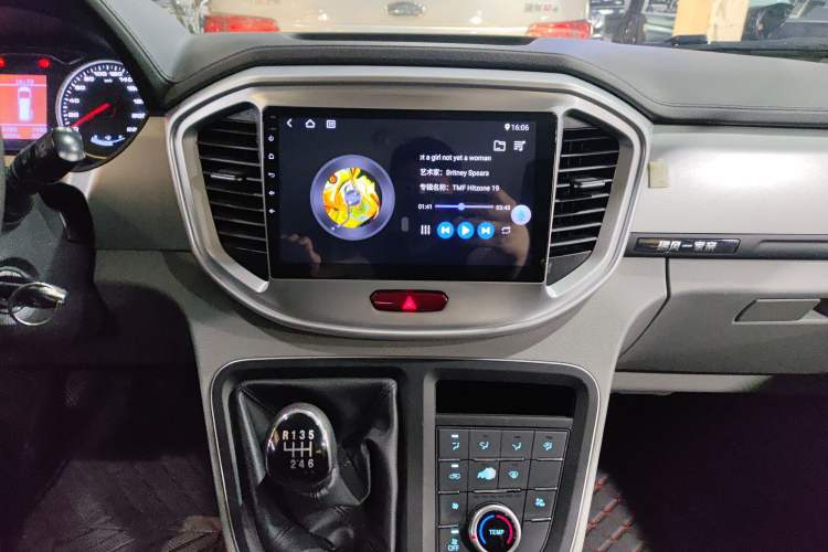 Used JAC Refine M4 2020 2.0 CTI Diesel Manual Jingrui Model China VI Standard Audio And AC Panel