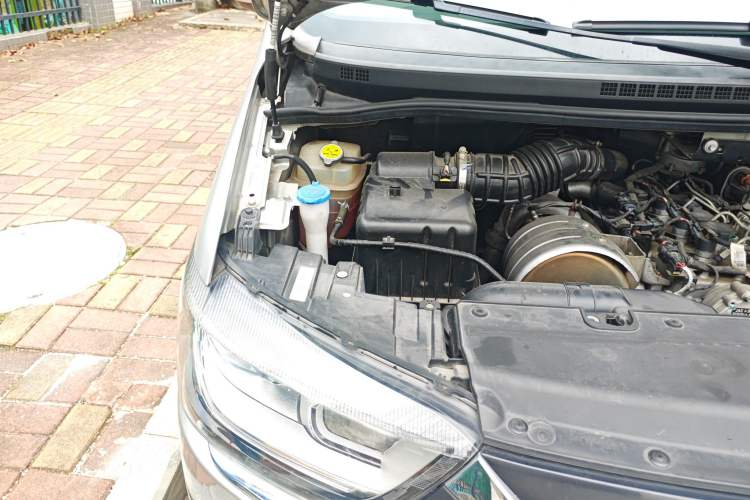 Used JAC Refine M4 2020 2.0 CTI Diesel Manual Jingrui Model China VI Standard Engine Bay Right