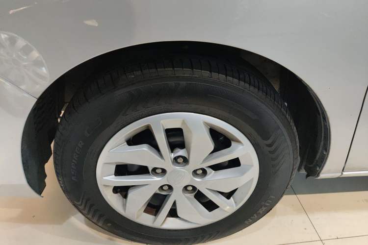 Used JAC Refine M4 2020 2.0 CTI Diesel Manual Jingrui Model China VI Standard Exterior 4