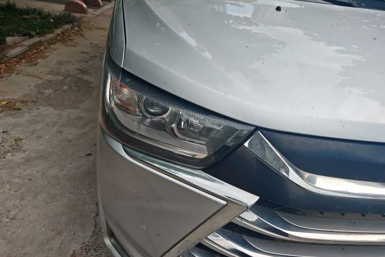 Used JAC Refine M4 2020 2.0 CTI Diesel Manual - Jingxiang Version China VI Standard Right Front Headlight