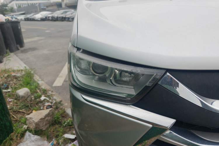 Used JAC Refine M4 2020 2.0 CTI Diesel Manual - Jingxiang Version China VI Standard Right Front Headlight