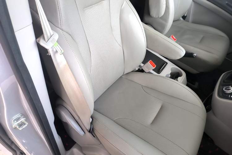 Used JAC Refine M4 2020 2.0 CTI Diesel Manual JingShang Version China VI Standard Right Front Seat