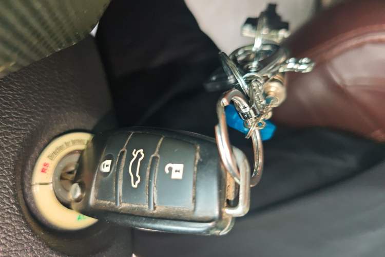 Used JAC Refine M4 2020 2.0 CTI Diesel Manual - Jingxiang Version China VI Standard Vehicle Key