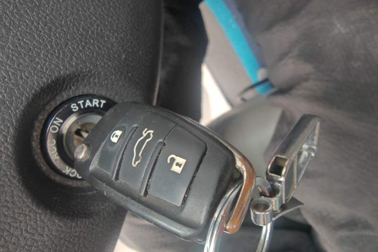Used JAC Refine M4 2020 2.0 CTI Diesel Manual - Jingxiang Version China VI Standard Vehicle Key