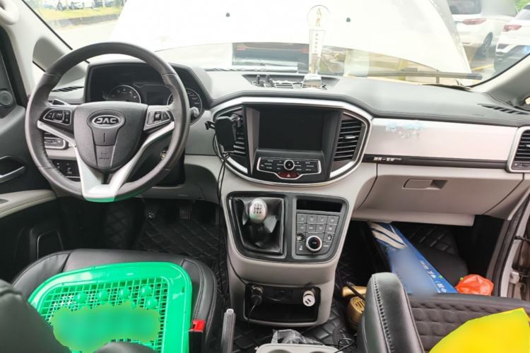 Used JAC Refine M4 2020 2.0 CTI Diesel Manual Jingrui Model China VI Standard Center Console