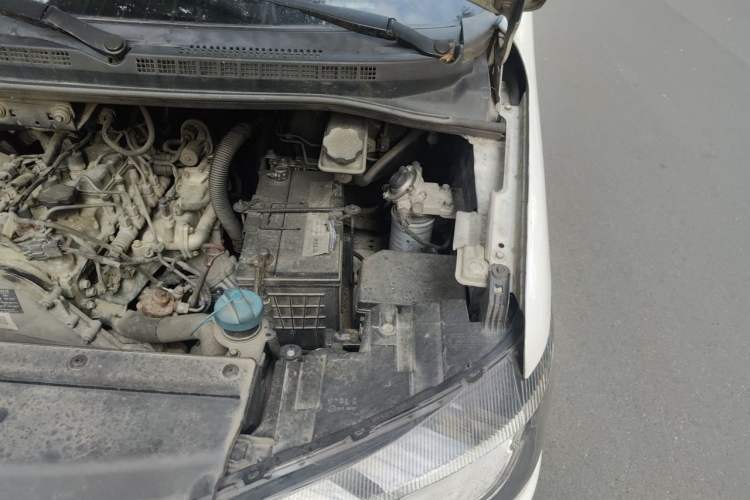 Used JAC Refine M4 2020 2.0 CTI Diesel Manual JingShang Version China VI Standard Engine Bay Left