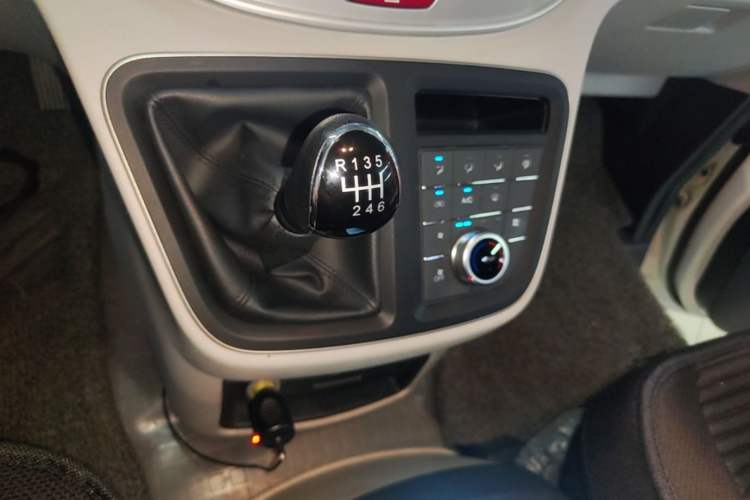 Used JAC Refine M4 2020 2.0 CTI Diesel Manual Jingrui Model China VI Standard Gear Lever