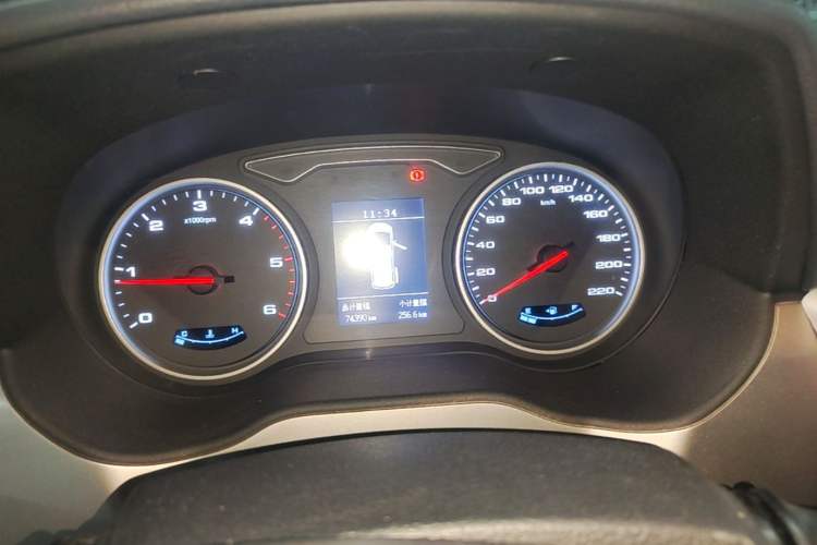 Used JAC Refine M4 2020 2.0 CTI Diesel Manual Jingrui Model China VI Standard Instrument Cluster