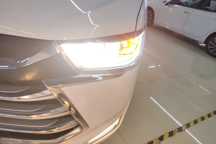 Used JAC Refine M4 2020 2.0 CTI Diesel Manual Jingrui Model China VI Standard Left Front Headlight