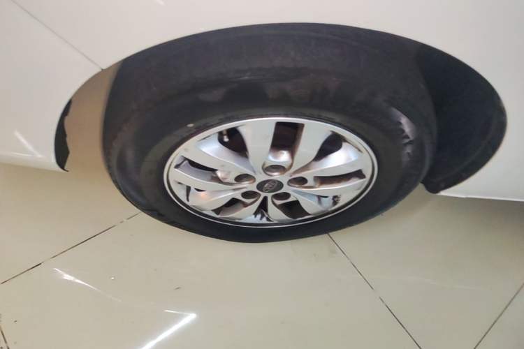 Used JAC Refine M4 2020 2.0 CTI Diesel Manual Jingrui Model China VI Standard Left Front Wheel Hub