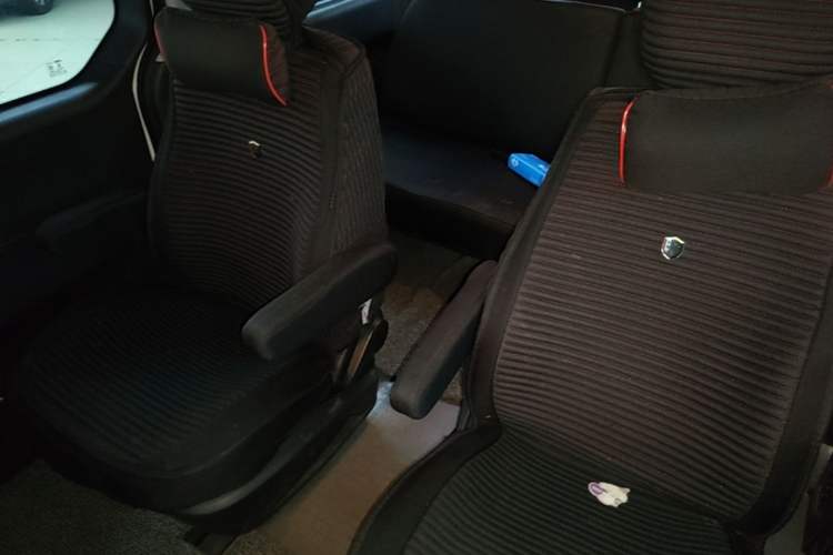 Used JAC Refine M4 2020 2.0 CTI Diesel Manual Jingrui Model China VI Standard Left Rear Seat