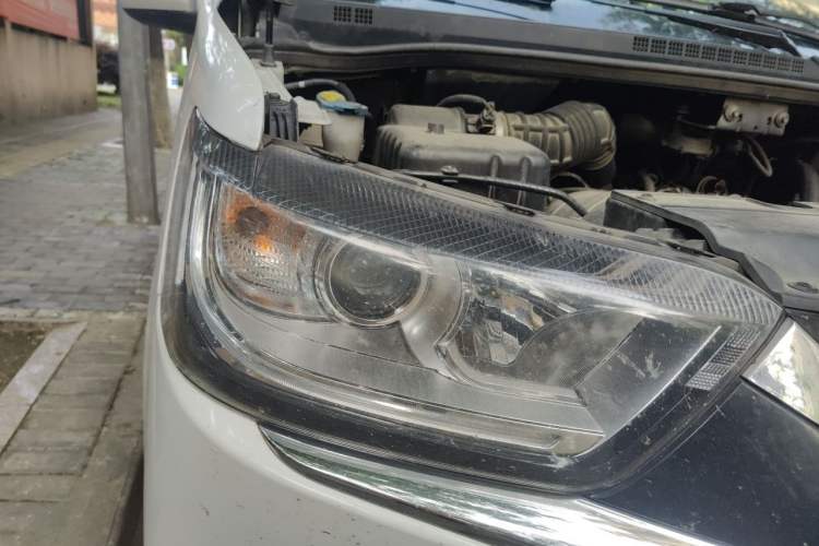 Used JAC Refine M4 2020 2.0 CTI Diesel Manual JingShang Version China VI Standard Right Front Headlight