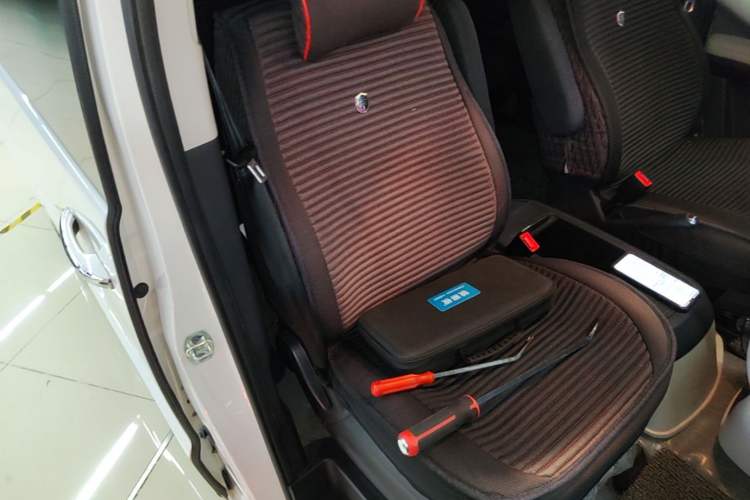 Used JAC Refine M4 2020 2.0 CTI Diesel Manual Jingrui Model China VI Standard Right Front Seat
