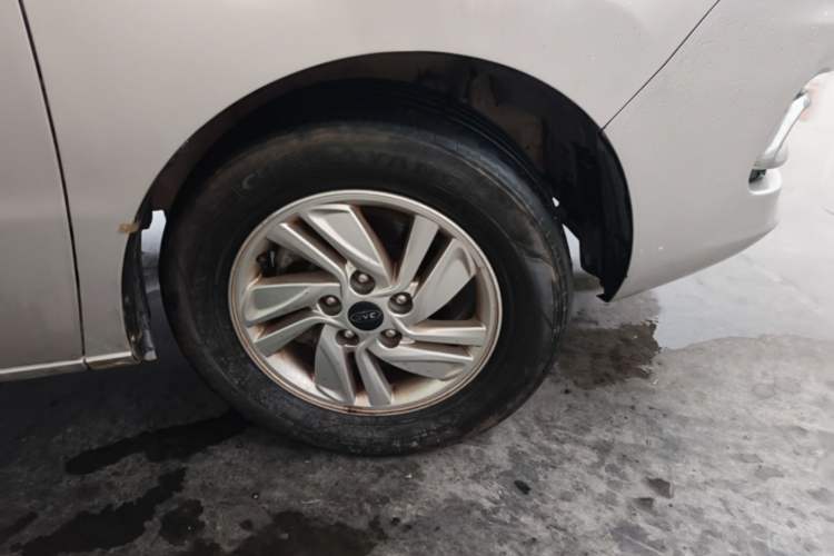 Used JAC Refine M4 2020 2.0 CTI Diesel Manual Jingrui Model China VI Standard Right Front Wheel Hub