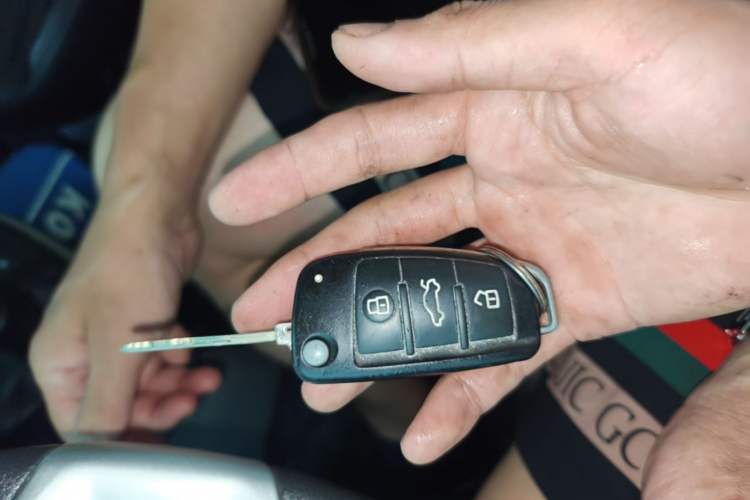 Used JAC Refine M4 2020 2.0 CTI Diesel Manual Jingrui Model China VI Standard Vehicle Key
