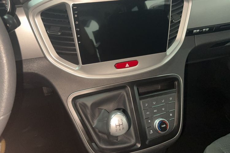 Used JAC Refine M4 2021 2.0L Manual Comfort Edition Audio And AC Panel