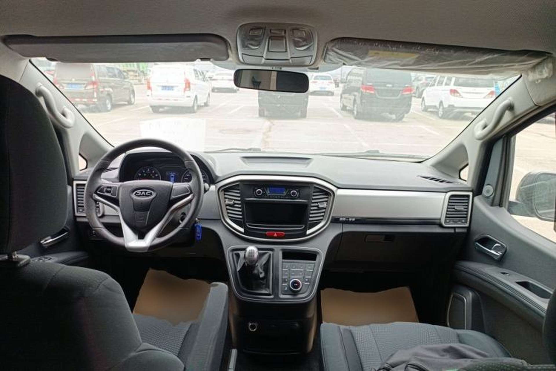 Used JAC Refine M4 2021 2.0L Manual Comfort Edition Center Console
